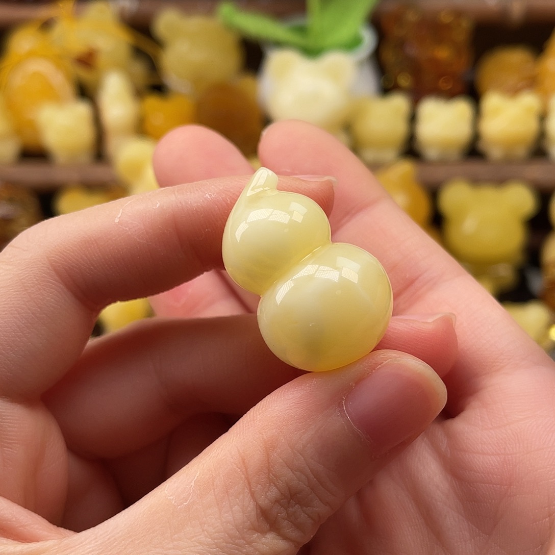 琥珀未镶嵌珠宝奇石