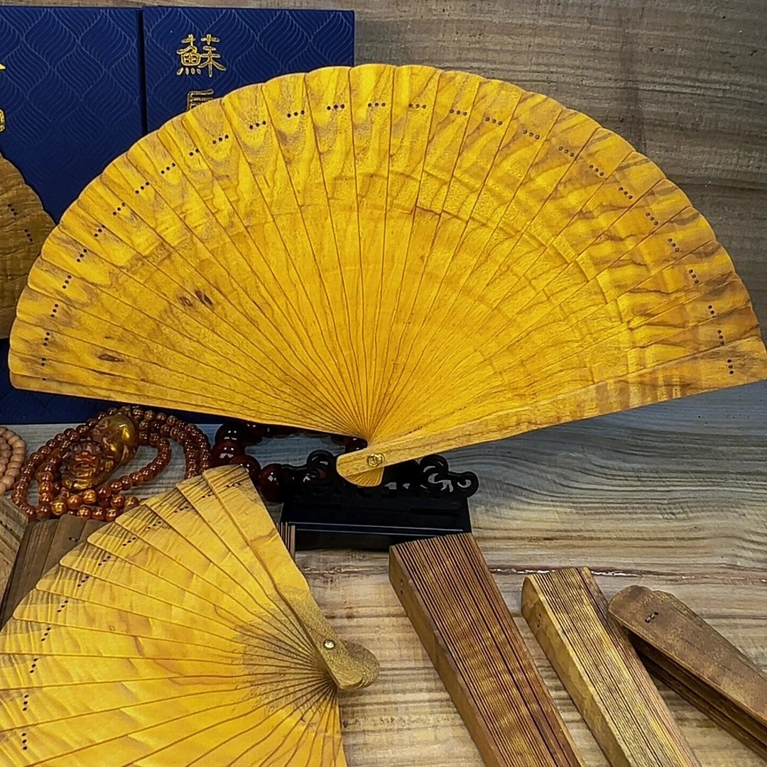 精品苏扇带有古玩药香味道总长21厘米