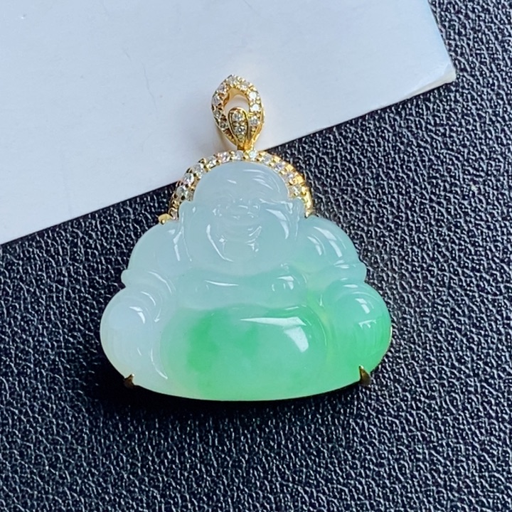 颈饰18K金镶嵌翡翠