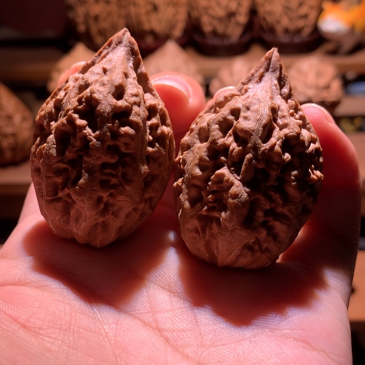 文玩核桃吊坠楸玥核32