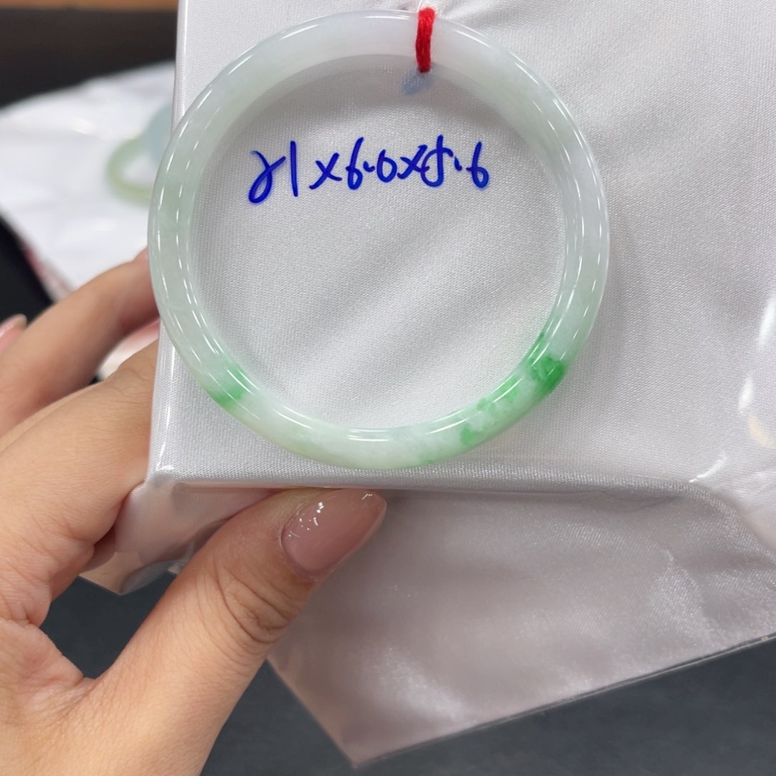 未镶嵌手镯翡翠翡翠