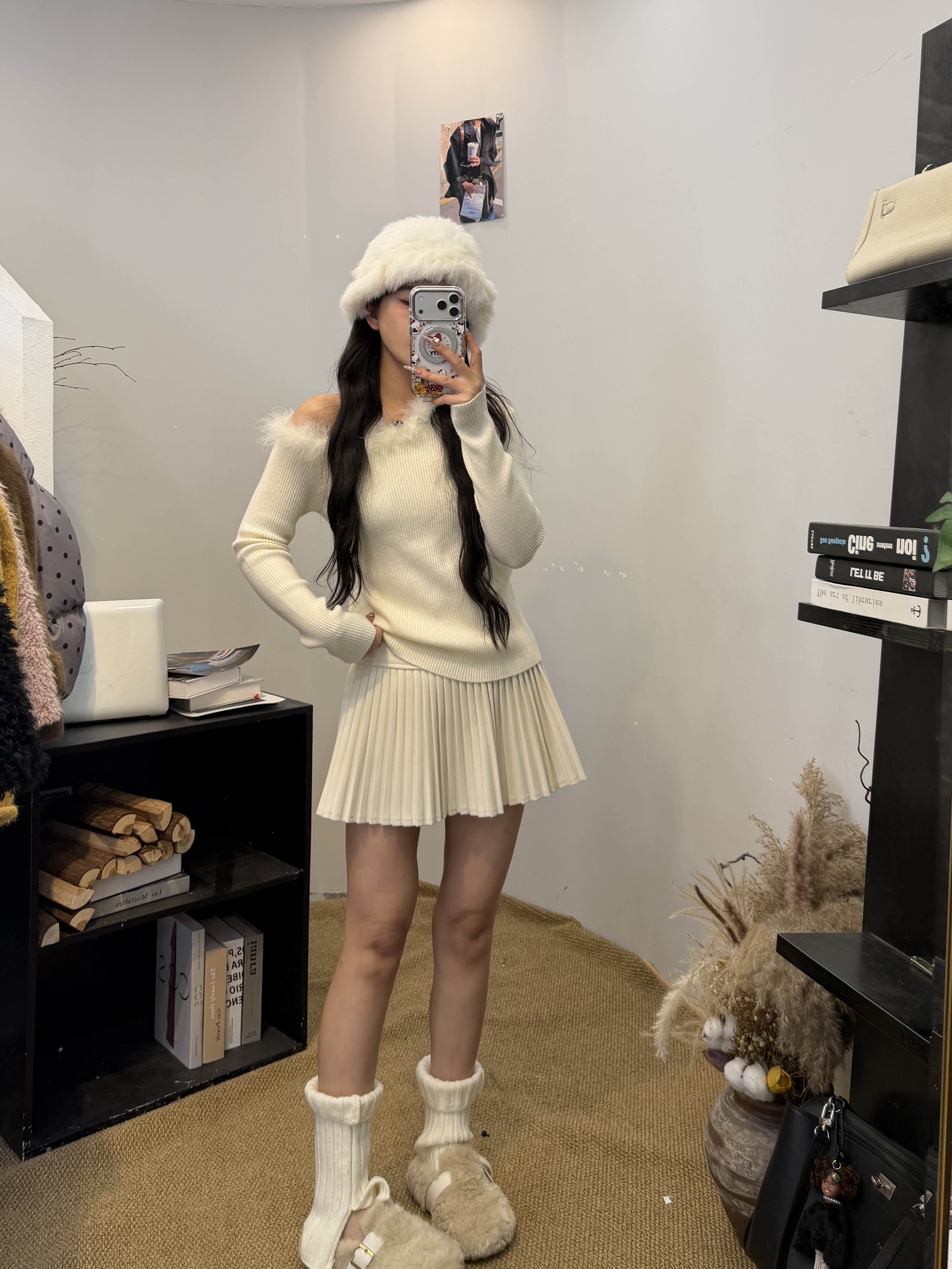 【卫掌柜】氛围十足秋冬温柔纯欲风毛领露肩针织衫