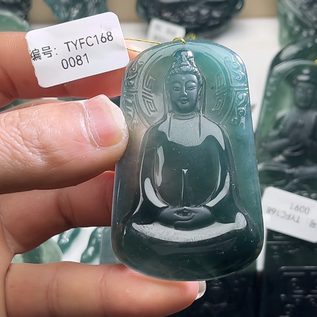 天然翡翠A货素衣观音尺寸约64-39-6.7mm