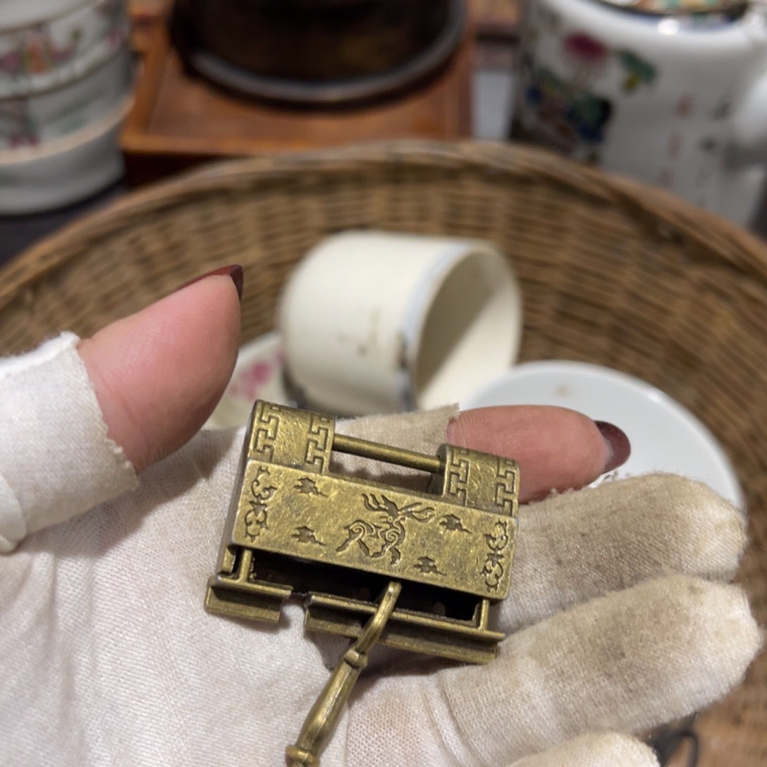 笨***笨羽毛一个人去吃饭吧别让