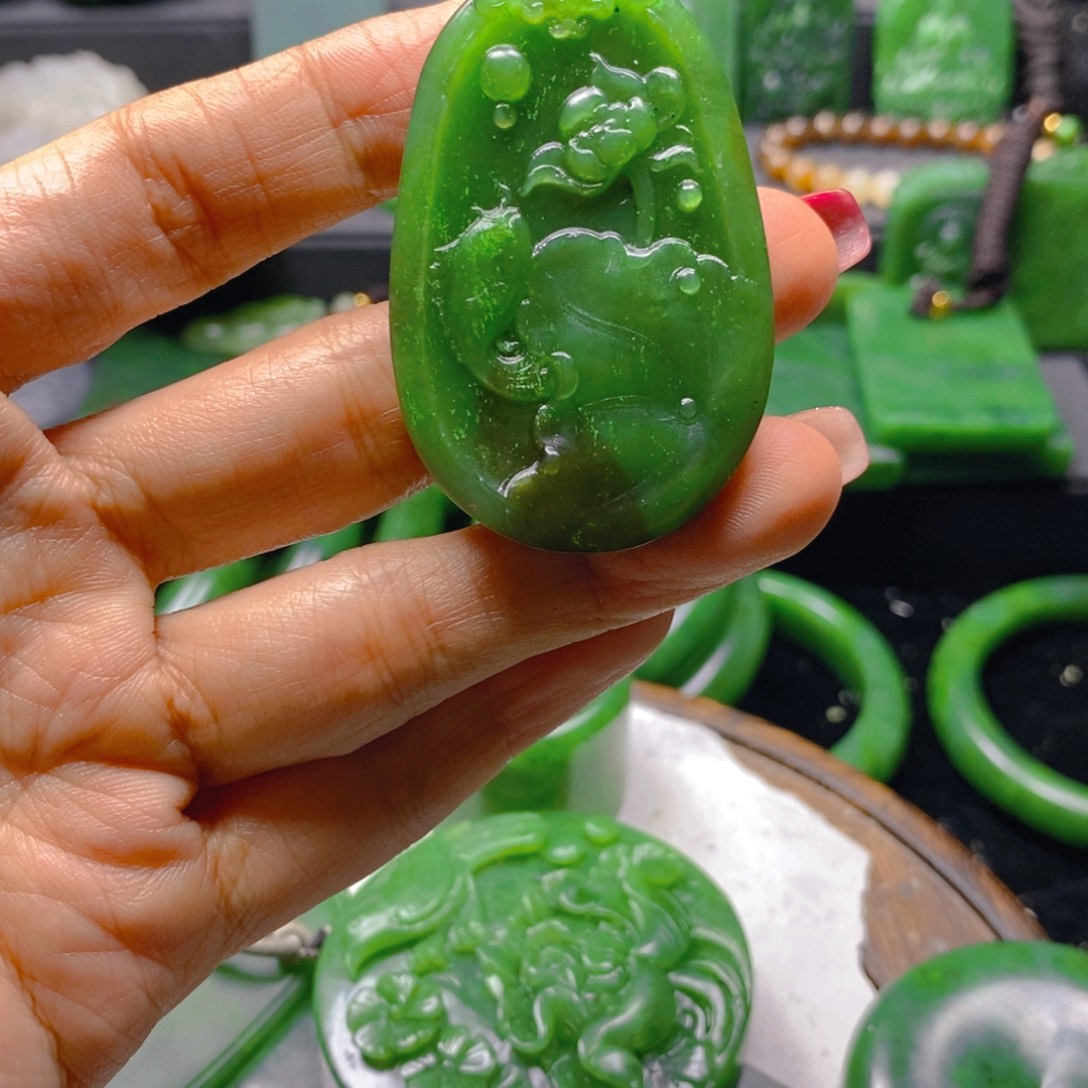 和田玉未镶嵌珠宝半成品