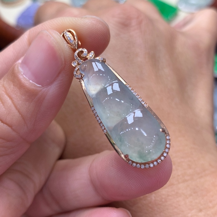 翡翠吊坠(不含链)18K金镶嵌