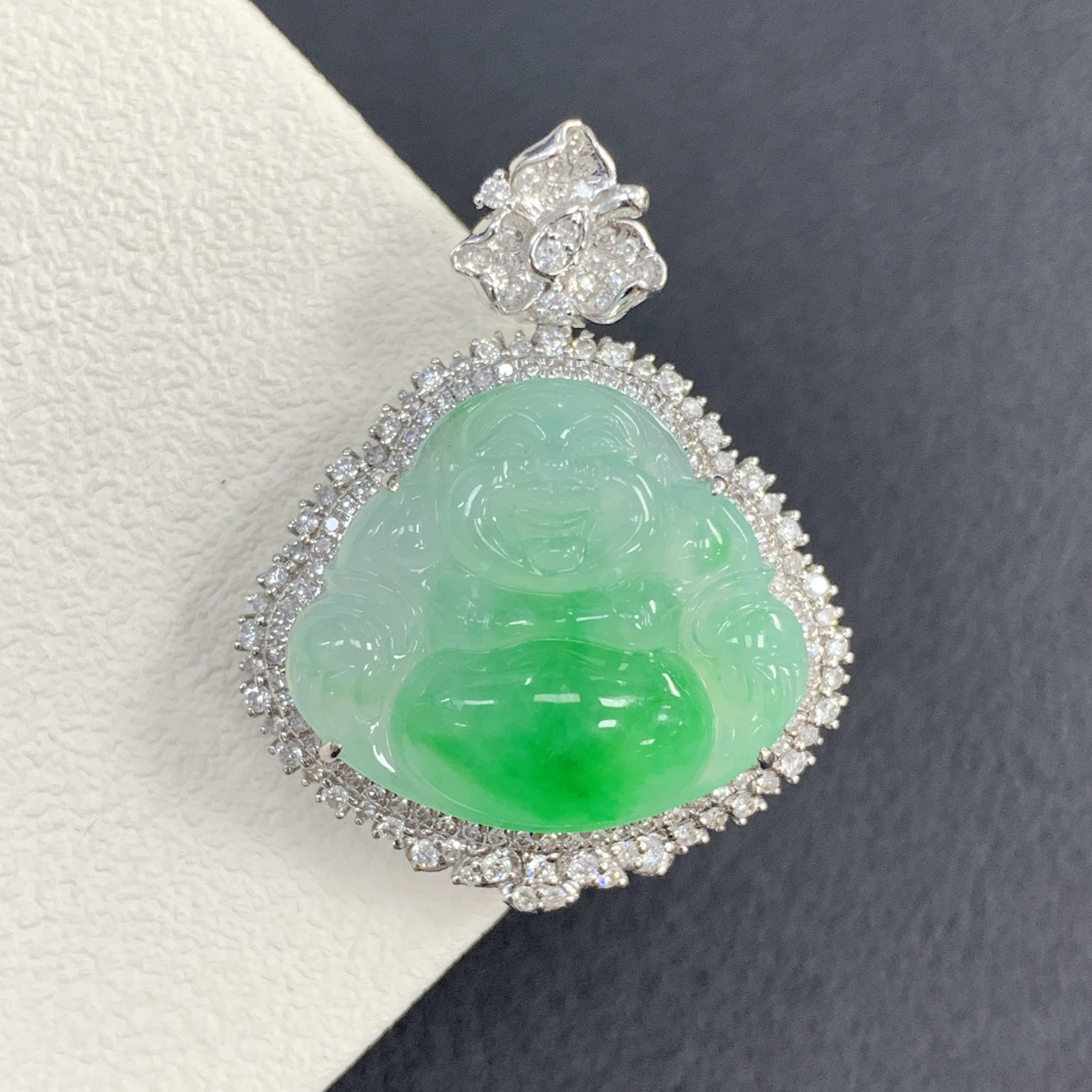 新品推荐·18k金阳绿佛公飘花翡翠玉石缅A吊坠