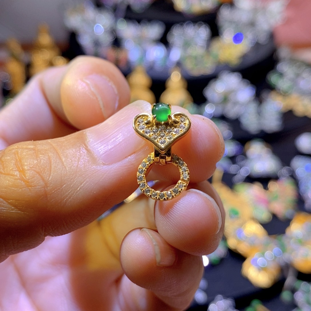 翡翠银S925镶嵌项圈天然翡翠