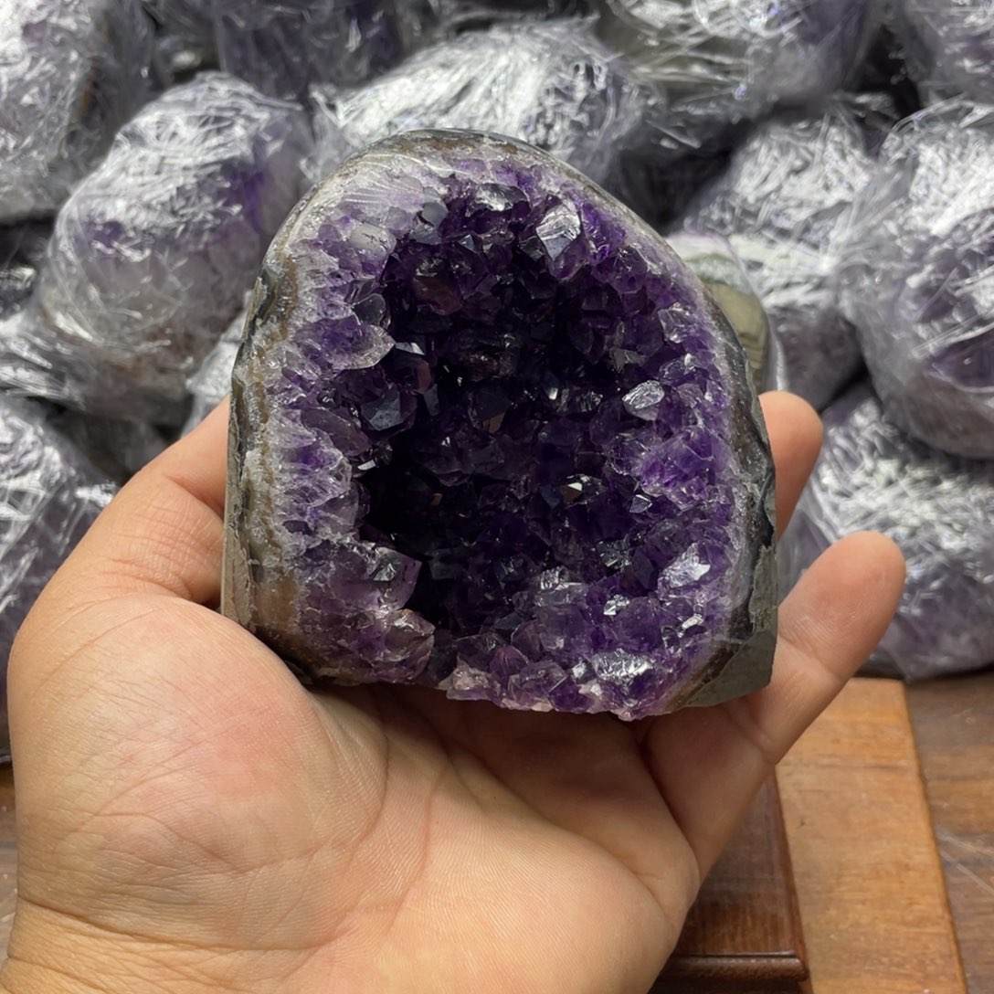 未镶嵌水晶大型摆件（非配饰）