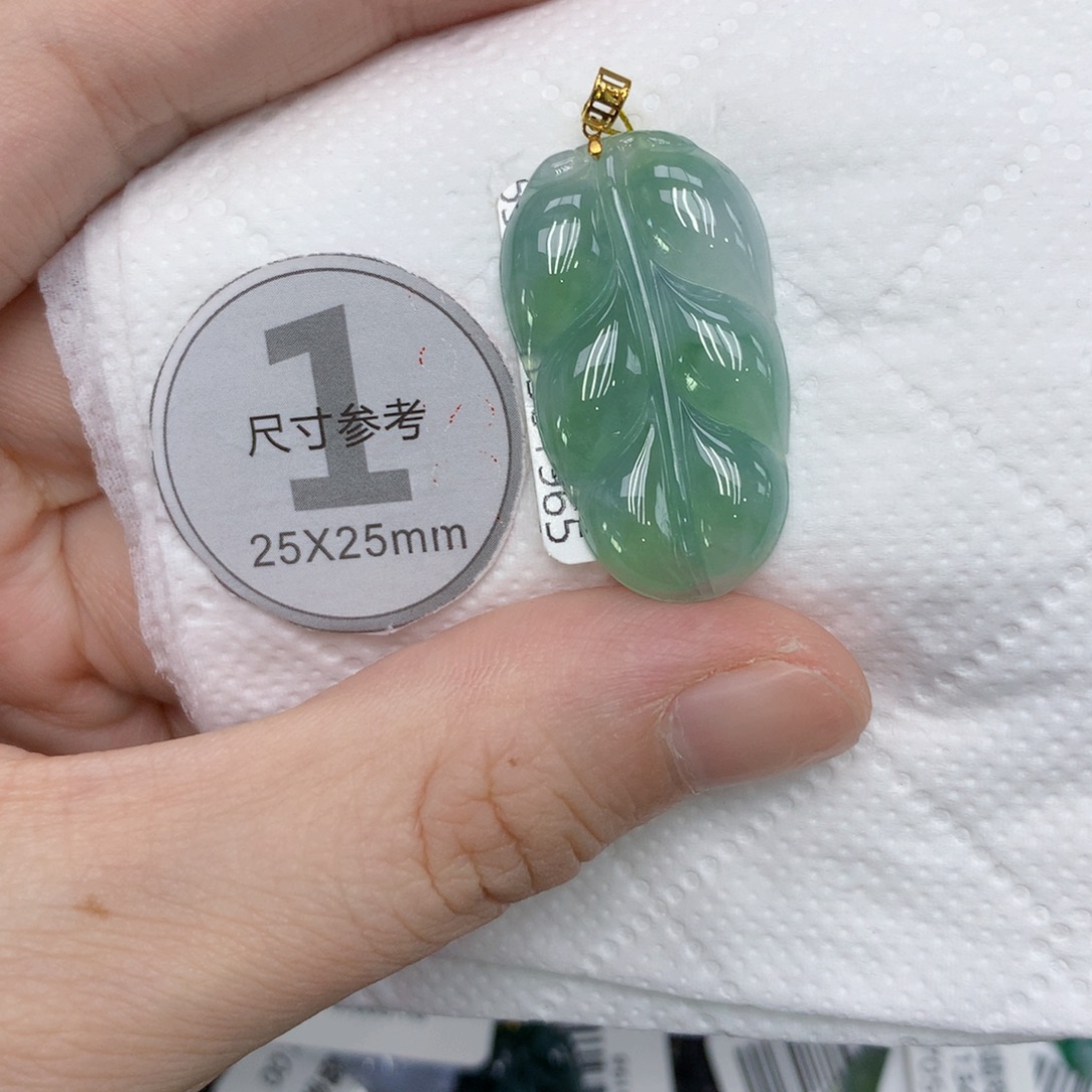 翡翠18K金镶嵌颈饰12456889888
