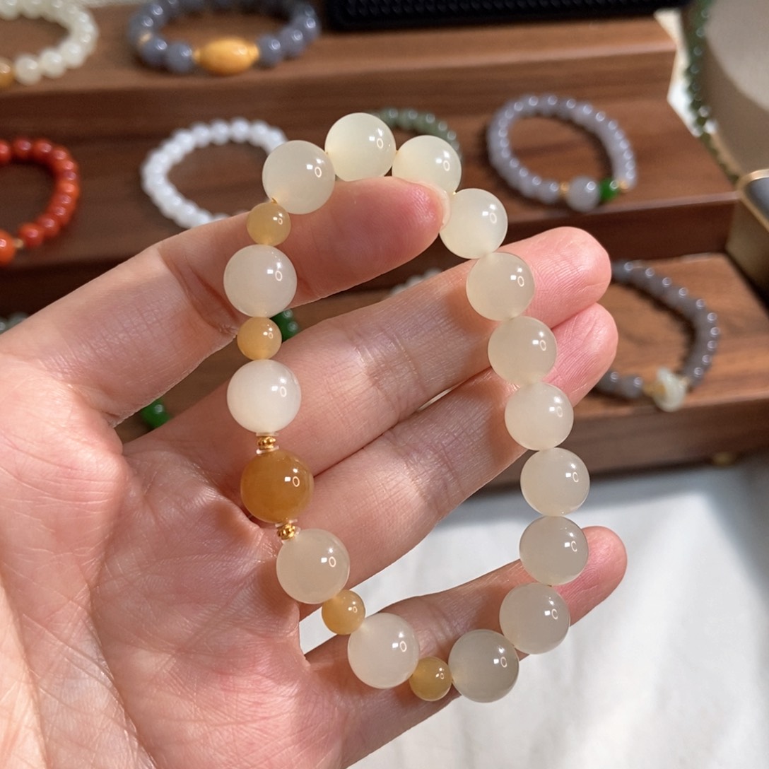 和田玉手链18K金镶嵌10mm高冰底蜂蜜水微猫