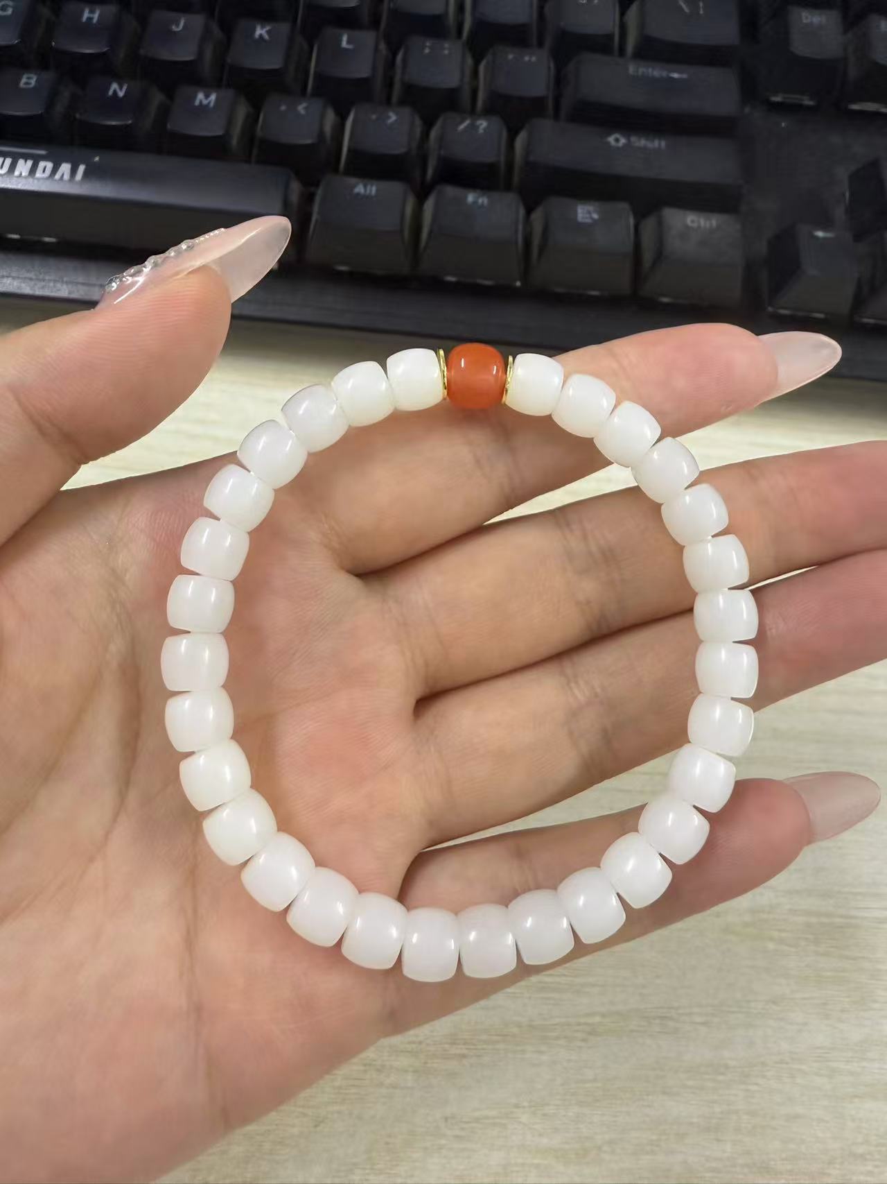 精美和田玉女士百搭款手串手链
