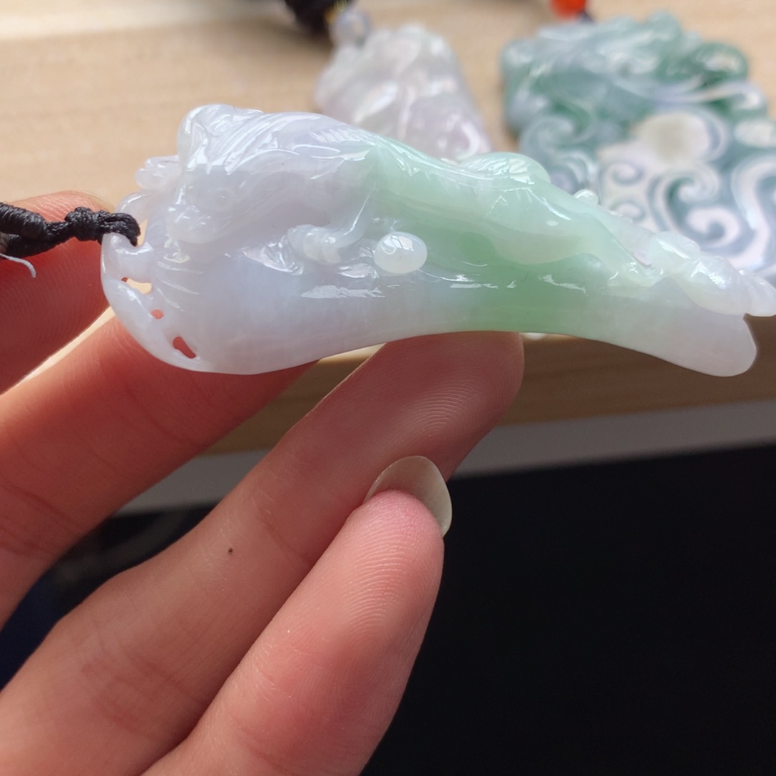 颈饰未镶嵌翡翠吊坠