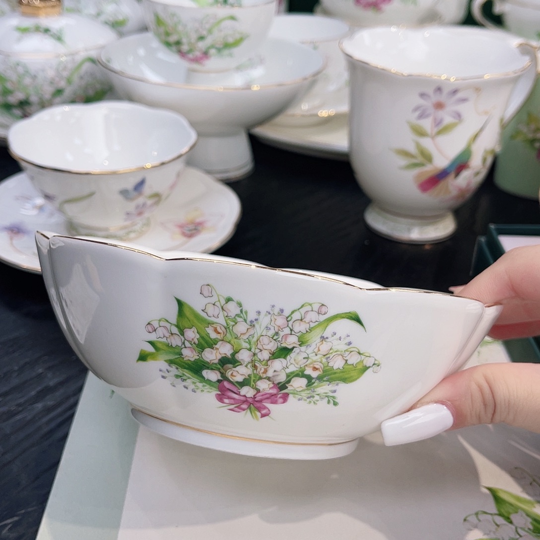 骨瓷梅花碗-//————