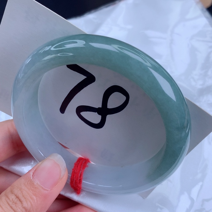 翡翠手镯未镶嵌半山水