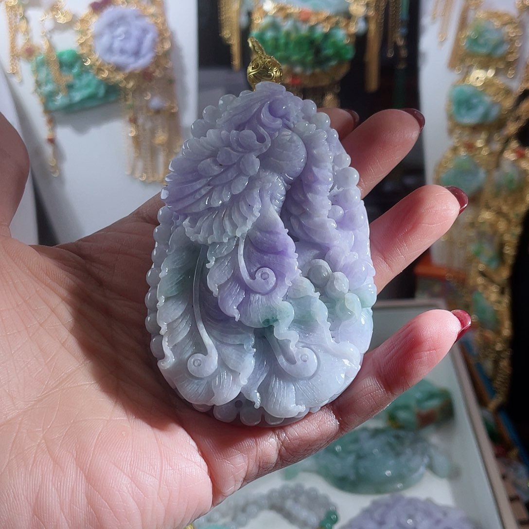 翡翠颈饰未镶嵌微***?春彩大凤凰