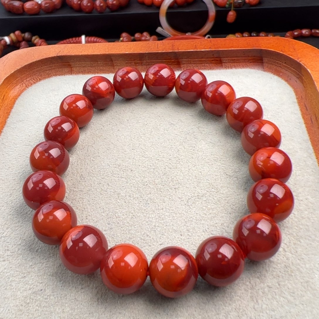 南红玛瑙未镶嵌（满肉牛血俏色10+）