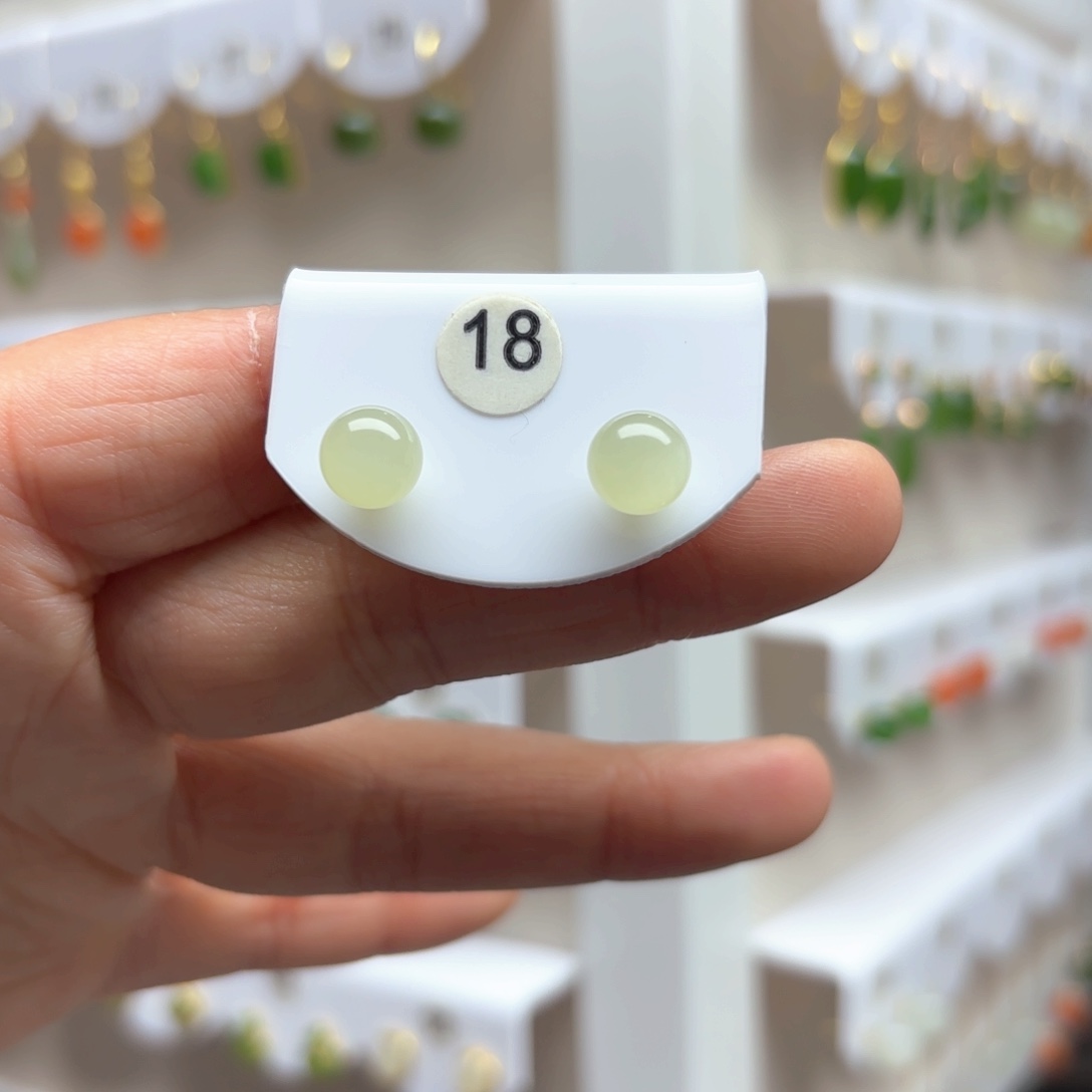 和田玉耳饰18K金镶嵌