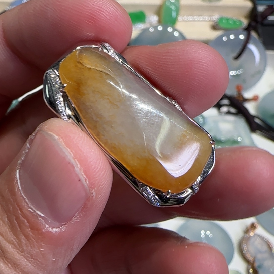 定制翡翠18K金镶嵌天然缅甸翡翠a货