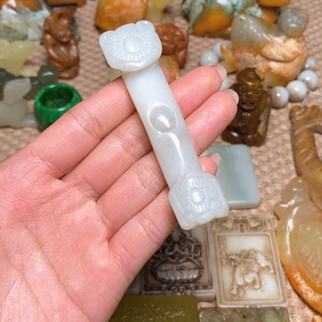 白玉菩提吊坠快***人白玉菩提白玉菩提摆件