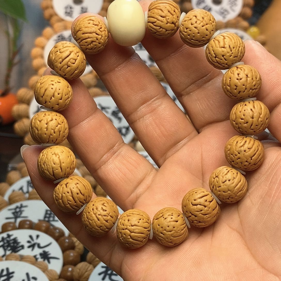 【闪购商品】⭐****⭐桃核手串元宝手串