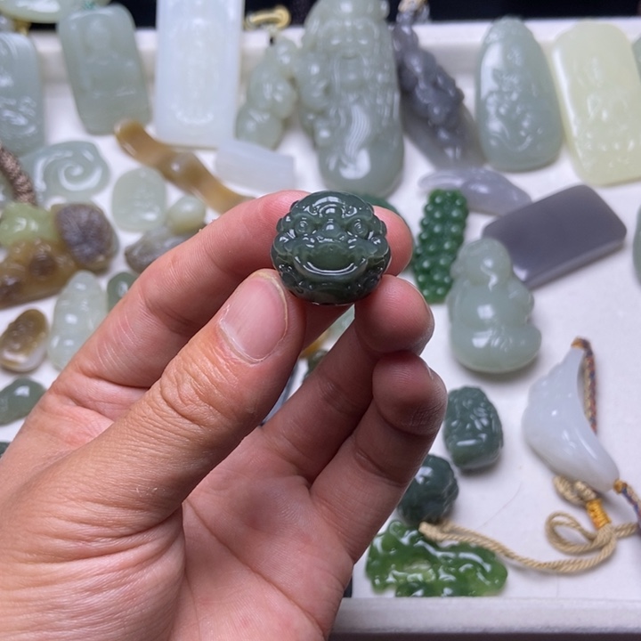 和田玉未镶嵌挂件