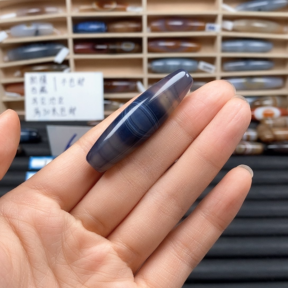 未镶嵌颈饰玛瑙/玉髓吴*水