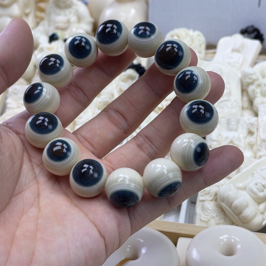 惠***³柳 1.6蓝眼睛111111111