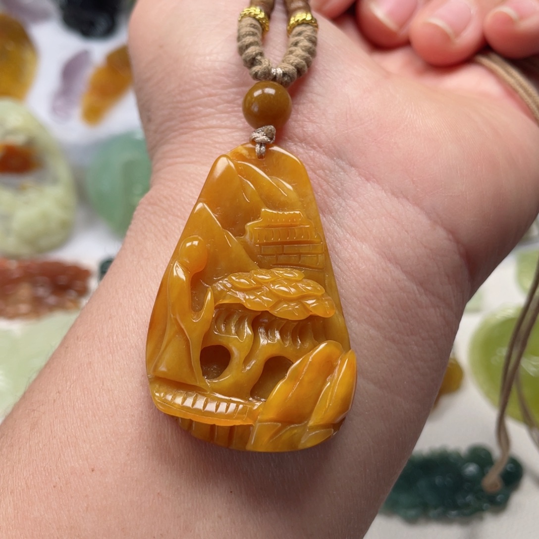 蛇纹石玉未镶嵌颈饰