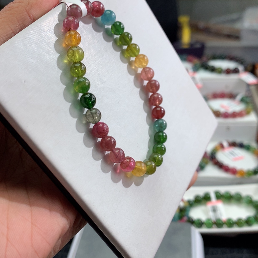 碧玺手链未镶嵌    6mm。