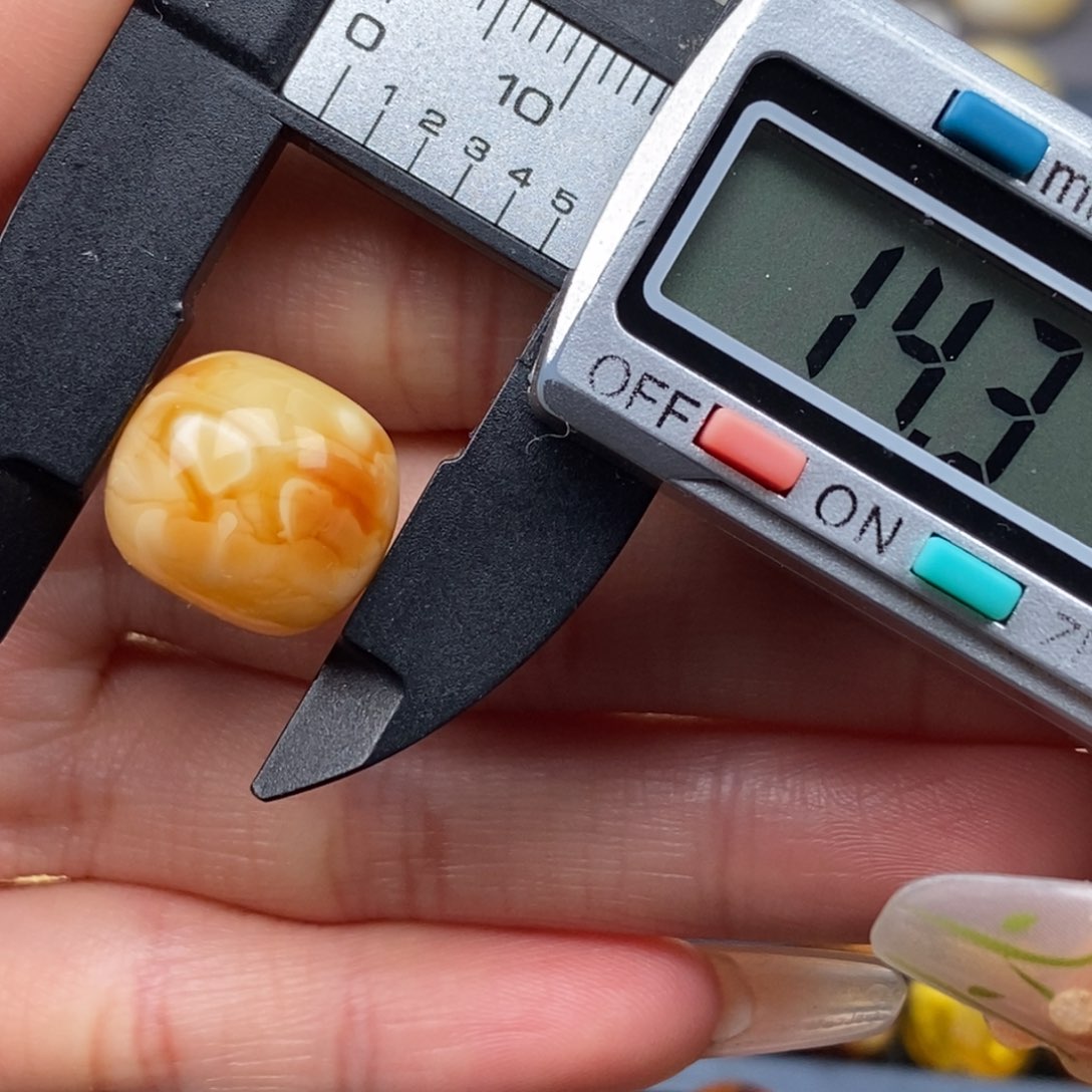 蜜蜡珠宝奇石未镶嵌