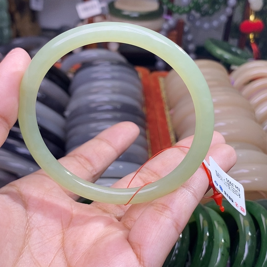 和田玉黄口手镯58 圈未镶嵌