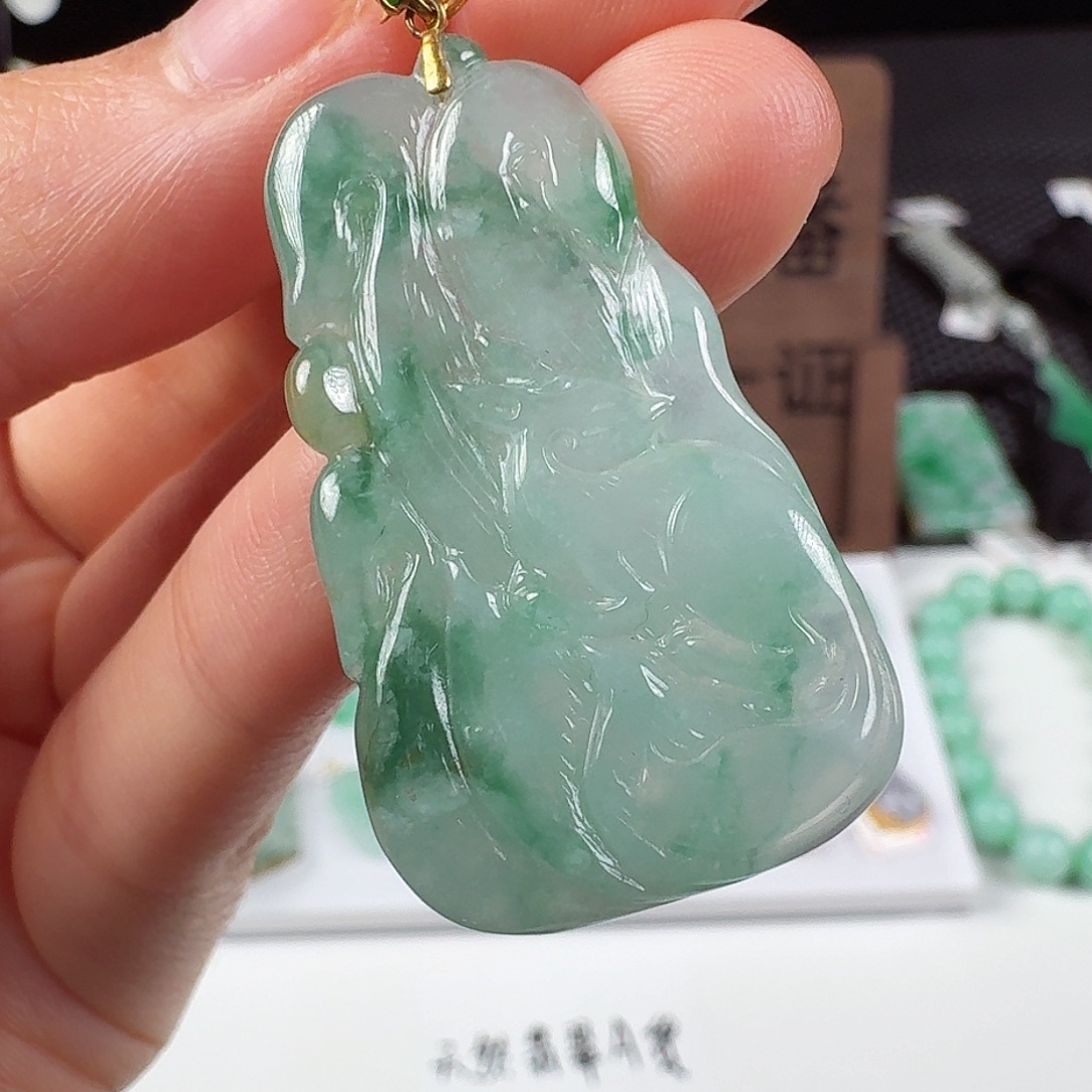 翡翠18K金镶嵌颈饰