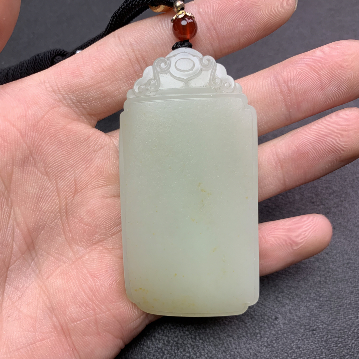 新疆和田玉籽料无事牌 65x33.2x10.3 R129