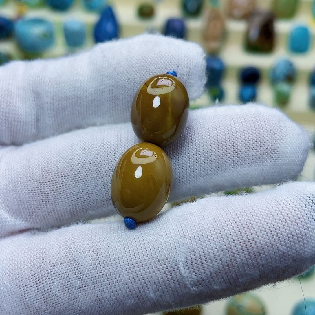 绿松石未镶嵌颈饰