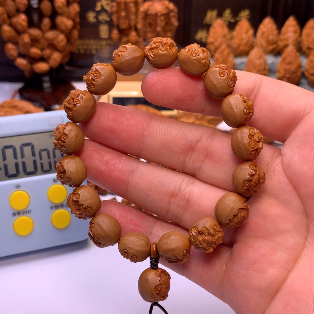 【闪购商品】其他橄榄核M****瑞云龙核雕