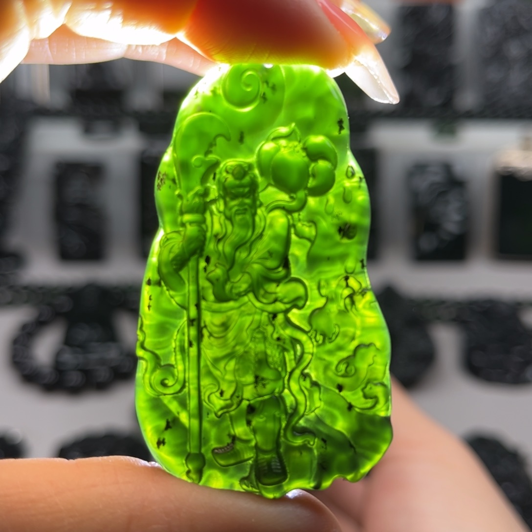 蛇纹石玉颈饰合金