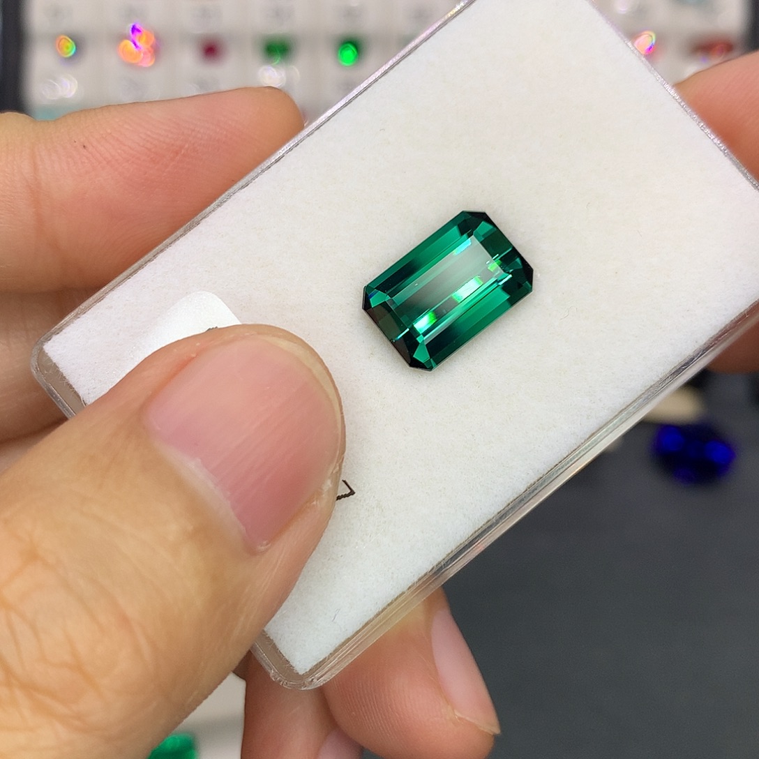 未镶嵌碧玺裸石5.47克拉吉尔德大证lagoon