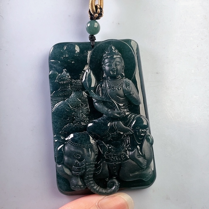 翡翠颈饰未镶嵌步*
