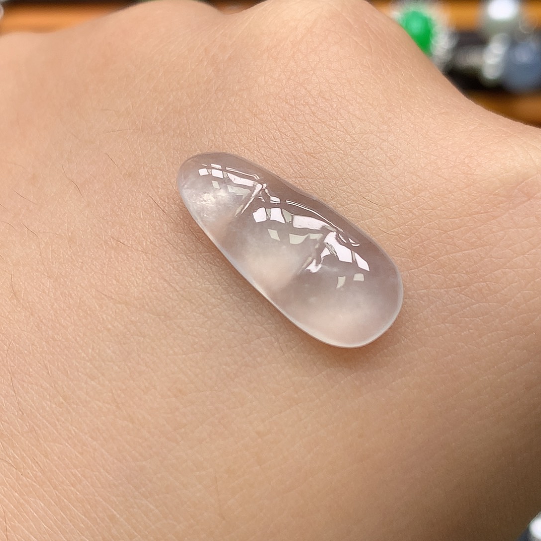 翡翠未镶嵌颈饰冰豆