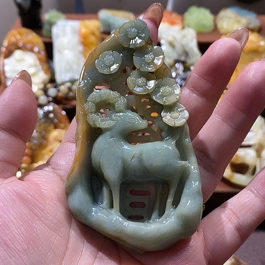 蛇纹石玉未镶嵌颈饰