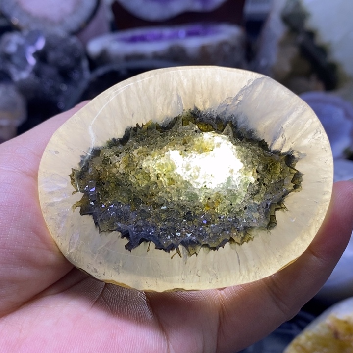 未镶嵌珠宝半成品水晶绿晶洞