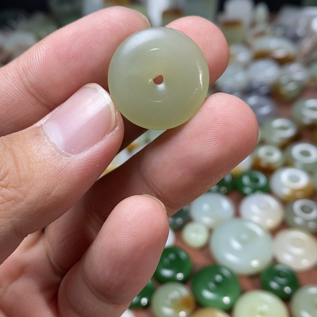 和田玉吊坠(不含链)未镶嵌