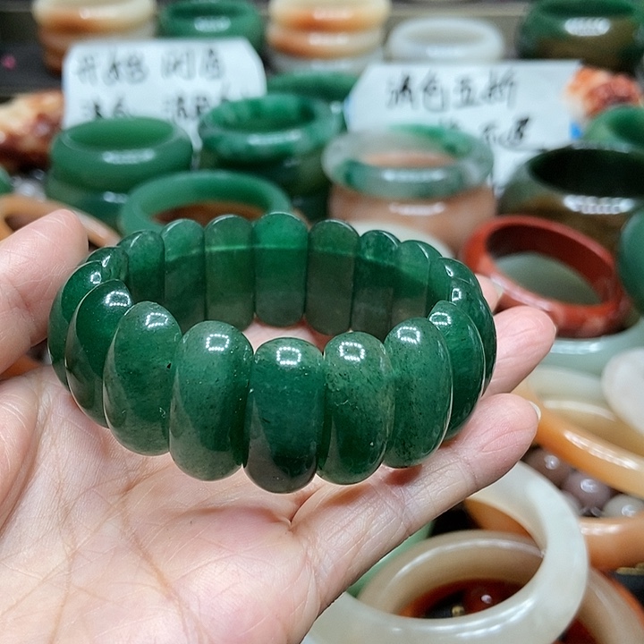 石英质玉手镯未镶嵌