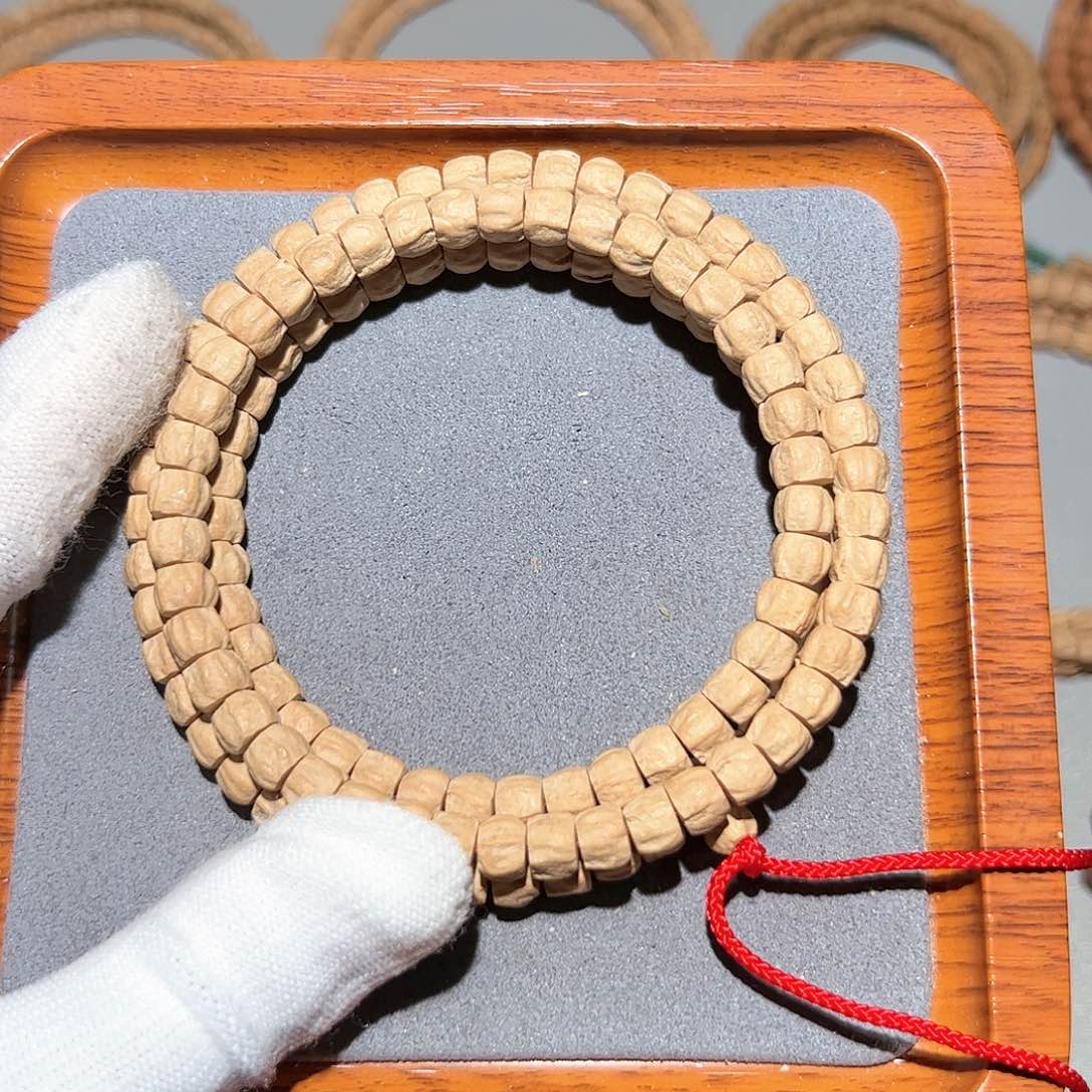 柏香籽/百香籽吊坠上*油皮方块顺7+