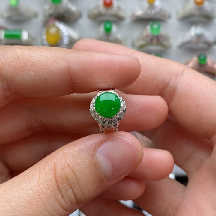 翡翠戒指未镶嵌蛋面