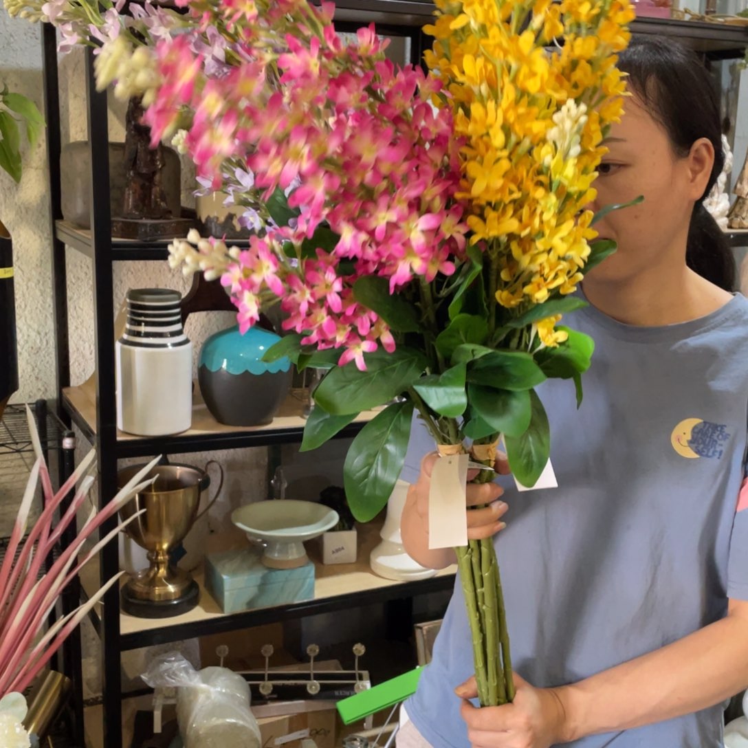 般****?花瓶摆件，仿真绿植。