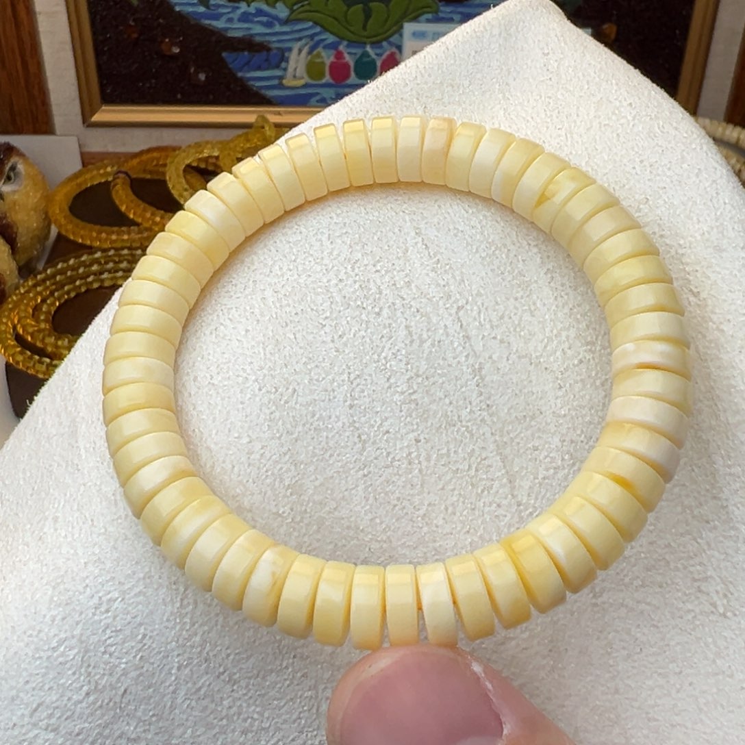 琥珀裸石未镶嵌8.6浓拉药片