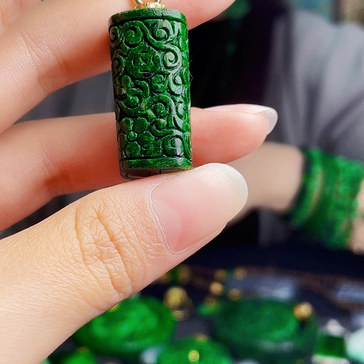 翡翠银S925镶嵌颈饰多样性