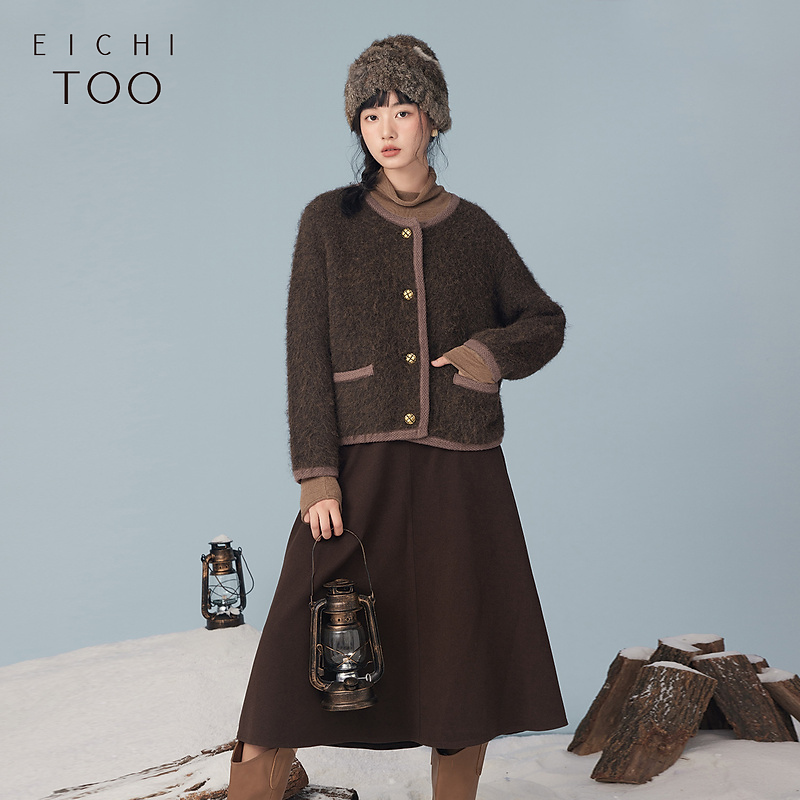 A爱居兔冬季暖驼色复古时尚针织衫外套EWJAJ4N013A